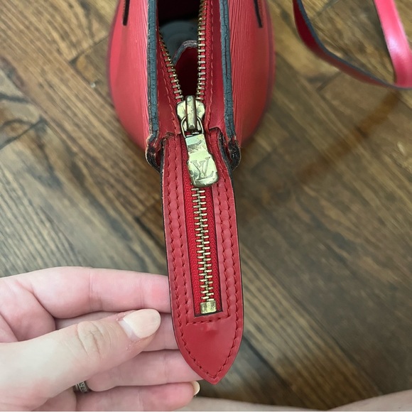 Louis Vuitton Epi Saint Jacques Shopping GM - Picture 11 of 14